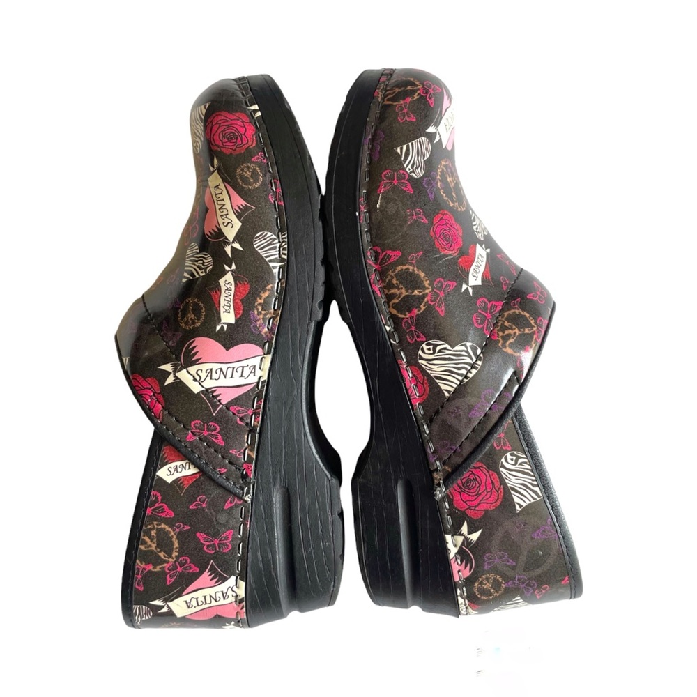 Sanita Danish Patent Leather Clogs Black Heart Peace Women 38 US 7.5 SCUFFING